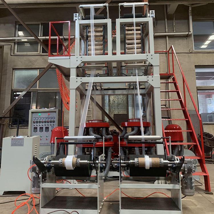 Máquina para fabricar película soplada